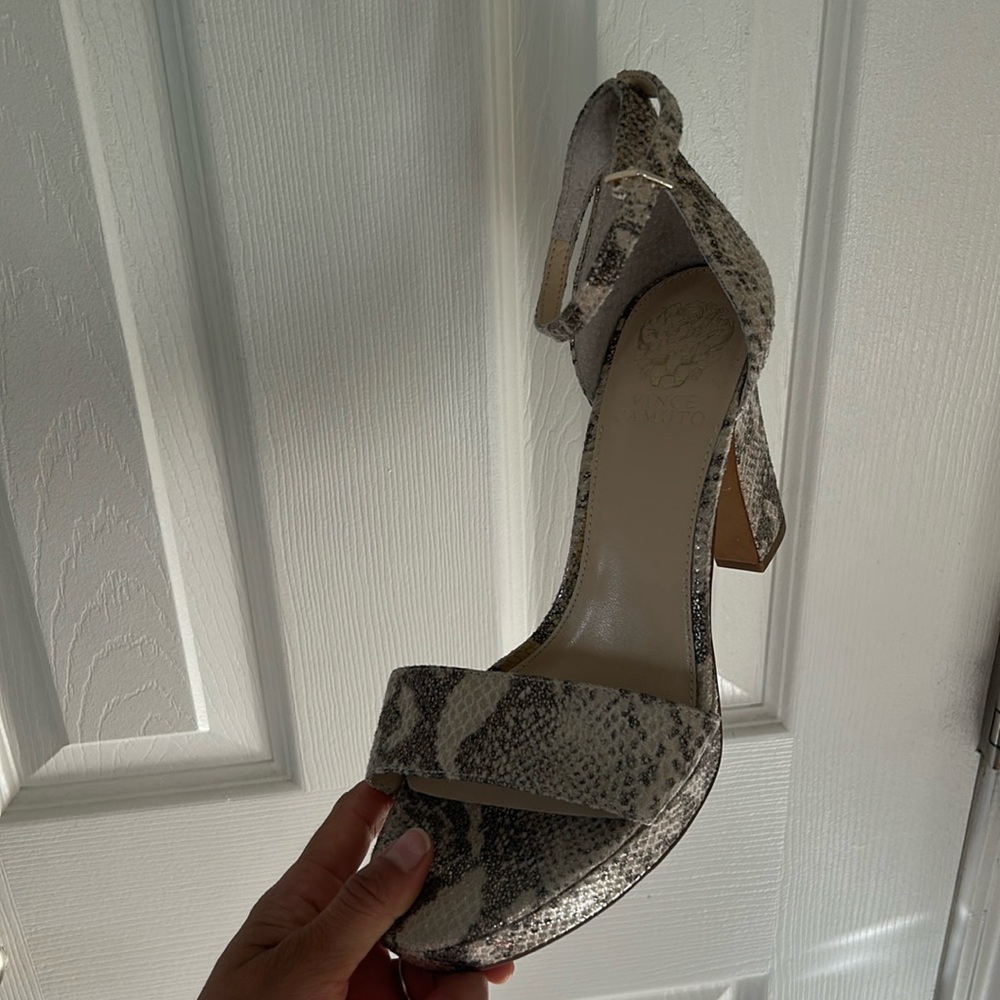 Vince Camaro Heels